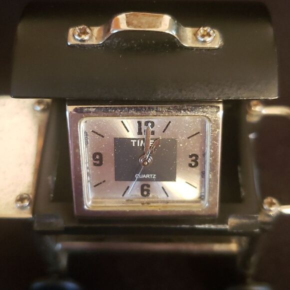 Timex Quartz Mini BBQ Barbecue Grill Metal Novelty Desk Clock - Picture 7 of 10